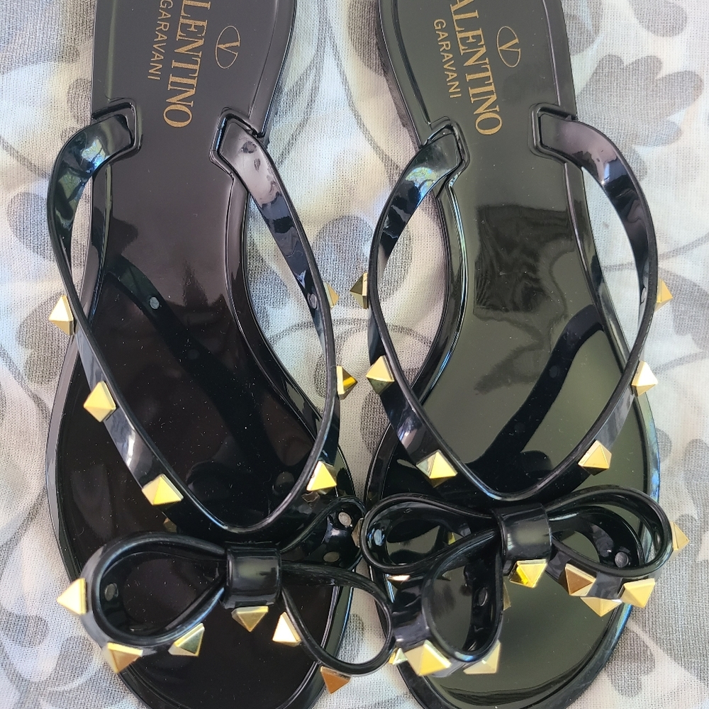 New Valentino Garavani Rockstud Thong Jelly Sandal